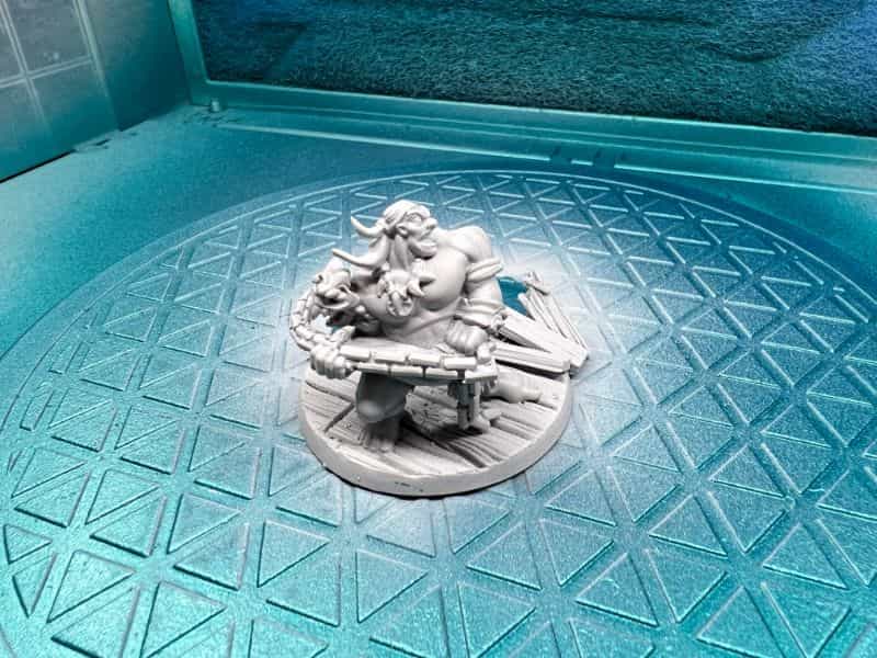 How to Paint a 3D Printed Resin Miniature A-to-Z (Flesh, Cloth, and Metal) - how to paint myminifactory model - gray primer