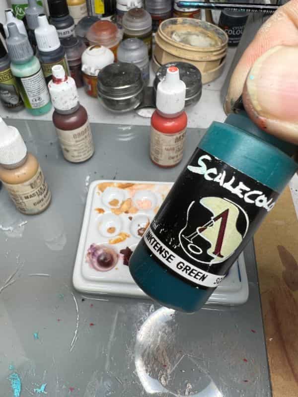 How to Paint a 3D Printed Resin Miniature A-to-Z (Flesh, Cloth, and Metal) - how to paint myminifactory model - scale 75 green ink