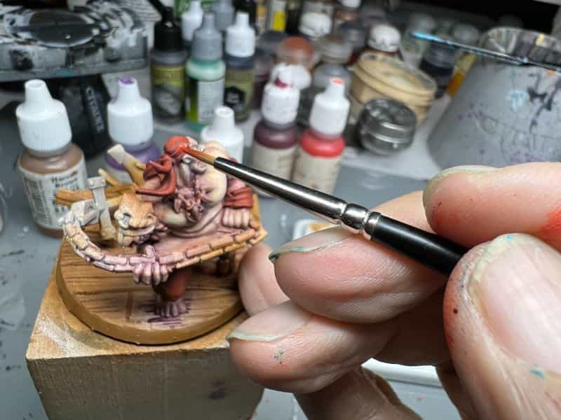 How to Paint a 3D Printed Resin Miniature A-to-Z (Flesh, Cloth, and Metal) - how to paint myminifactory model - highlight painted over the clothing