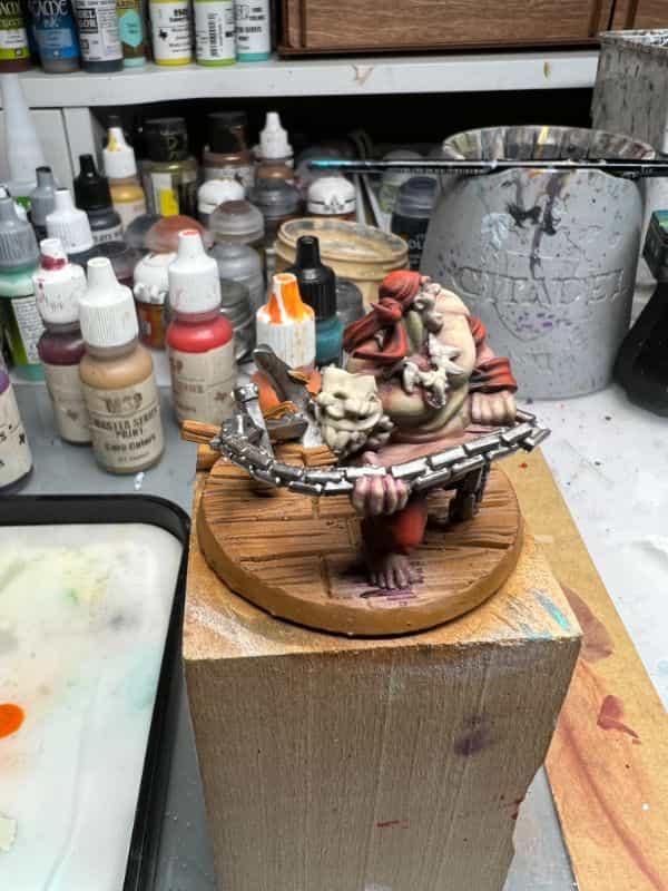 How to Paint a 3D Printed Resin Miniature A-to-Z (Flesh, Cloth, and Metal) - how to paint myminifactory model - side view