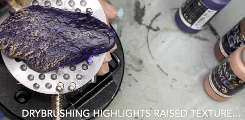 How to Dry Brush Miniatures & Models - drybrushing reveals raised areas of texture