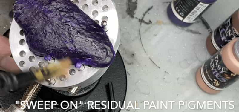 How to dry-brush paint on a scale model