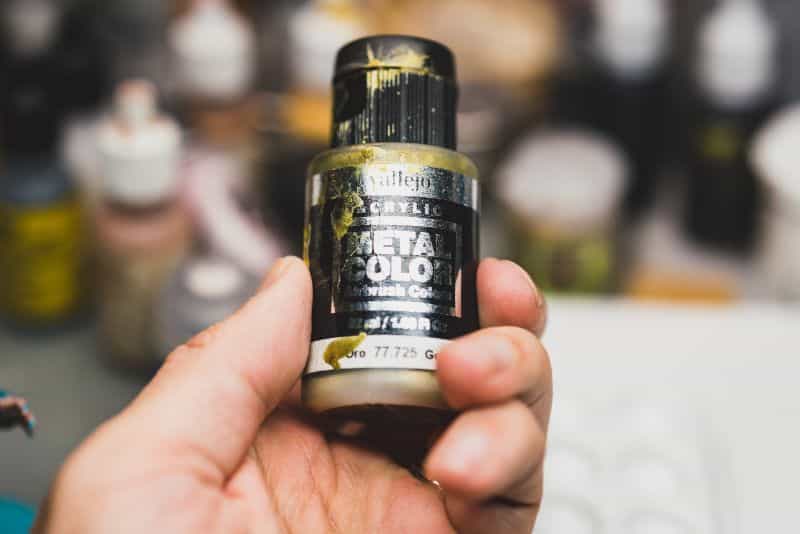 Metallic painting guide and tips - tips for painting miniatures with metallic paints - vallejo metal air paints gold