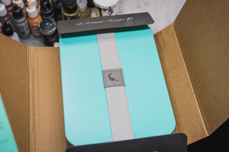 WetNDri Paint Tray Review: Best Alternative to the RGG Everlasting Wet Palette? - Wet palette review - inside the palette package the company logo