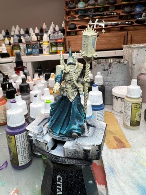 How to Paint the "Pheromancer" Conquest Miniature (Low Stress Method) - painting with washes - how to paint with less stress - conquest the last argument of kings - front bone armor painting