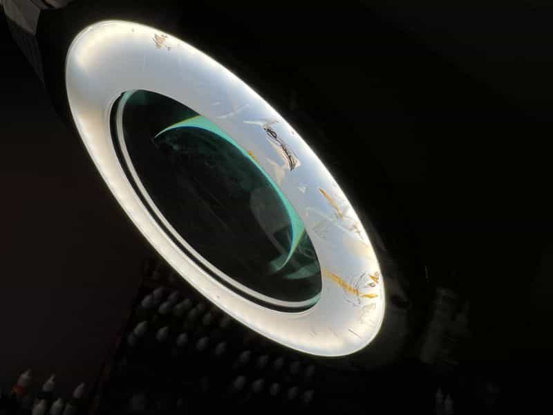 Brightech LightView PRO Magnifying Desk Lamp review - magnifying lamp user review - recommended hobby magnifying lamp - paint streaks visible under lens lamp magnifier glass light