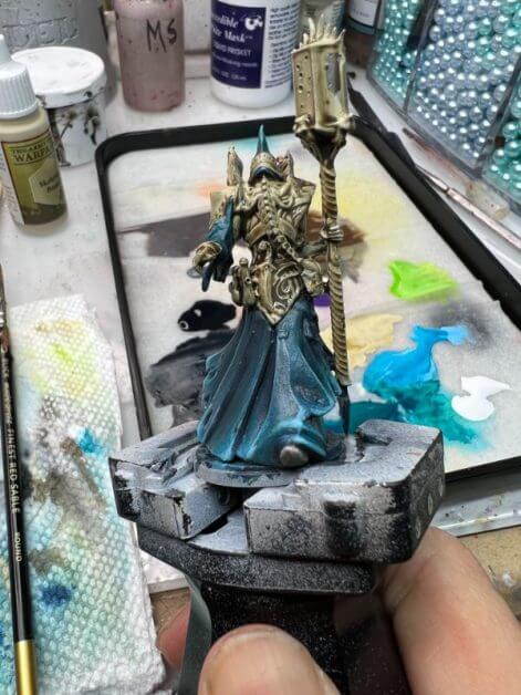 How to Paint the "Pheromancer" Conquest Miniature (Low Stress Method) - painting with washes - how to paint with less stress - conquest the last argument of kings - add more details over washed model