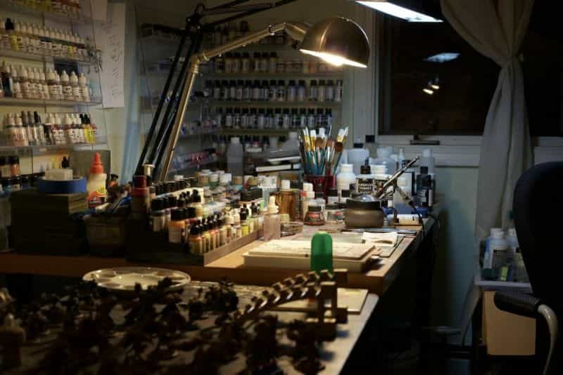 Miniature Painting Tips for Beginners - tips for beginner miniature painters - painting miniatures for beginners - a painting desk dedicated to miniatures and scale models