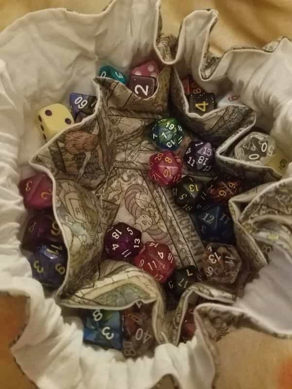 Best Dice Bags for DND and Tabletop Gamers - best dnd dice bags - dice bags for DND and TTRPGs - dice bag of holding