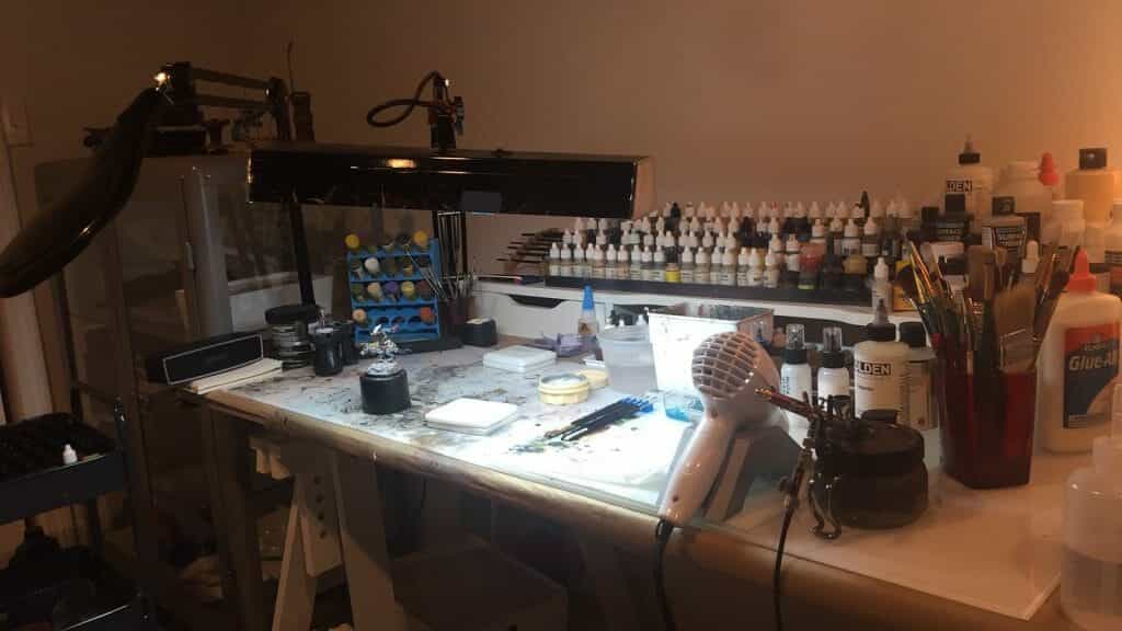 Best floor lamp for hobbies and painting miniatures - Lastar Floor Lamp - LED Task lamp review for painting miniatures - lighting setup for hobbies