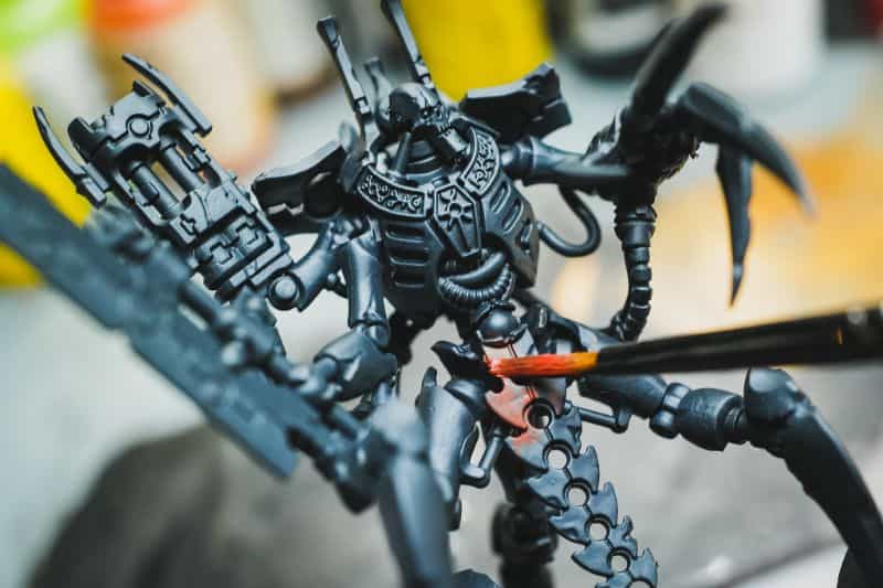Redgrass games desk lamp review, redgrass games lamp review for painting miniatures, models, and art - Work in progress painting a Warhammer Necron model for a client
