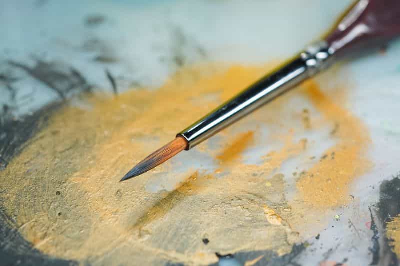 D'Artisan Shoppe Miniature Brushes: Best Synthetic Brushes for Painting Miniatures? (Review) - cheap workhorse brush for miniature painting - close up shot of brush tip