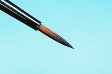 D'Artisan Shoppe Miniature Brushes: Best Synthetic Brushes for Painting Miniatures? (Review) - cheap workhorse brush for miniature painting - closer shot of bristles