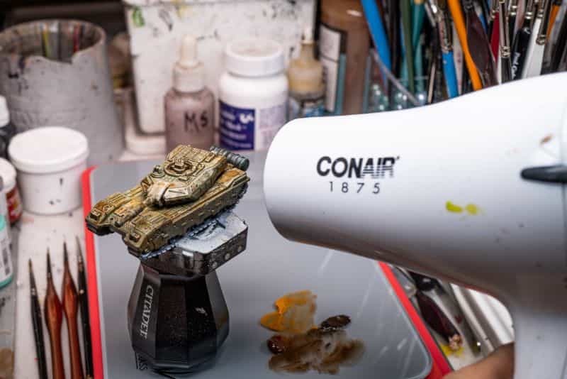 How to Paint Model Tanks (8 Basic Steps) - painting tanks - how to paint model tanks - Using a hair dryer to speed up the evaporation of solvent