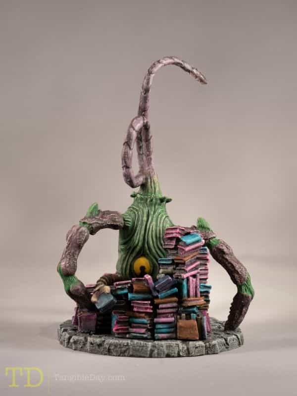 Vallejo surface primer zenithal highlight with black and white colors with ink wash