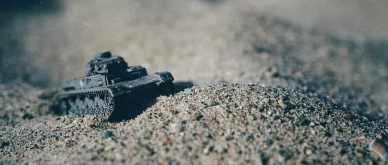 How to Paint Model Tanks (8 Basic Steps) - painting tanks - how to paint model tanks - German WW2 tank in the sand scale model on the beach