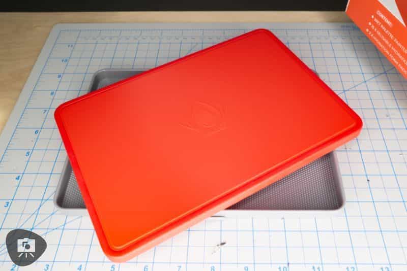RedgrassGames Everlasting Wet Palette v2 Review - redgrass games everlasting wet palette painter 2 - fiery red lid cover look