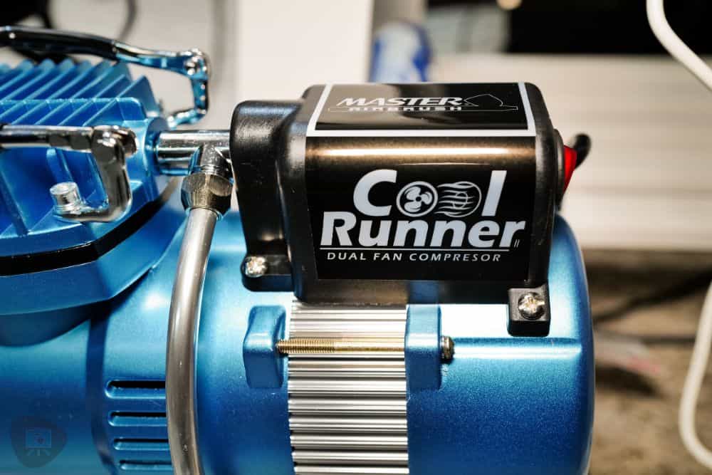 Cool Runner II Master Air Compressor for Painting miniatures close up photo