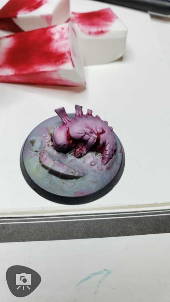 Paul Rubens Oil Paint Review for Miniature Painting - oil paint review paul ruben for painting miniatures - applying the oil wash to a miniature base showing contrast