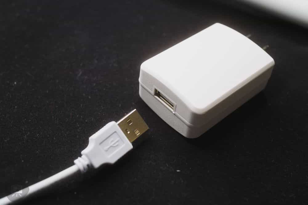 UberLight Flex Portable Miniature Hobby Lamp (Review) - USB adapter and plug for light