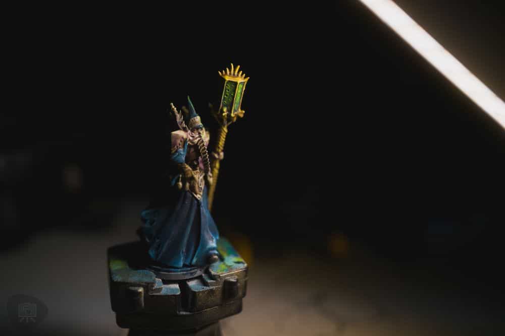 UberLight Flex Portable Miniature Hobby Lamp (Review) - close up side lighting photography with lamp