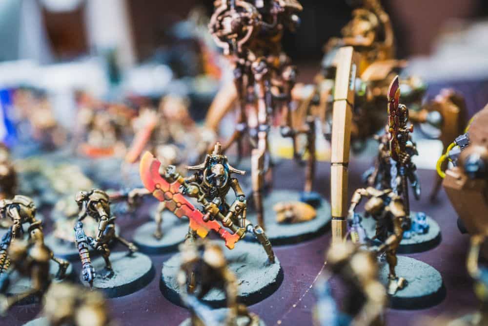 Redgrass games desk lamp review, redgrass games lamp review for painting miniatures, models, and art - necrons painted to a high standard