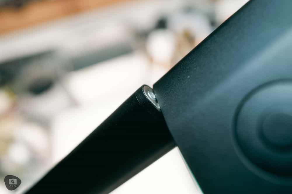 Redgrass games desk lamp review, redgrass games lamp review for painting miniatures, models, and art - close up of the LED bar swivel mechanism