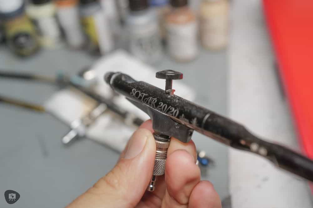 Badger Airbrushes: Best Beginner to Advanced Models for Painting Miniatures? - best badger airbrush for miniature painting - Line of sight of Sotar 20/20 airbrush black barrel