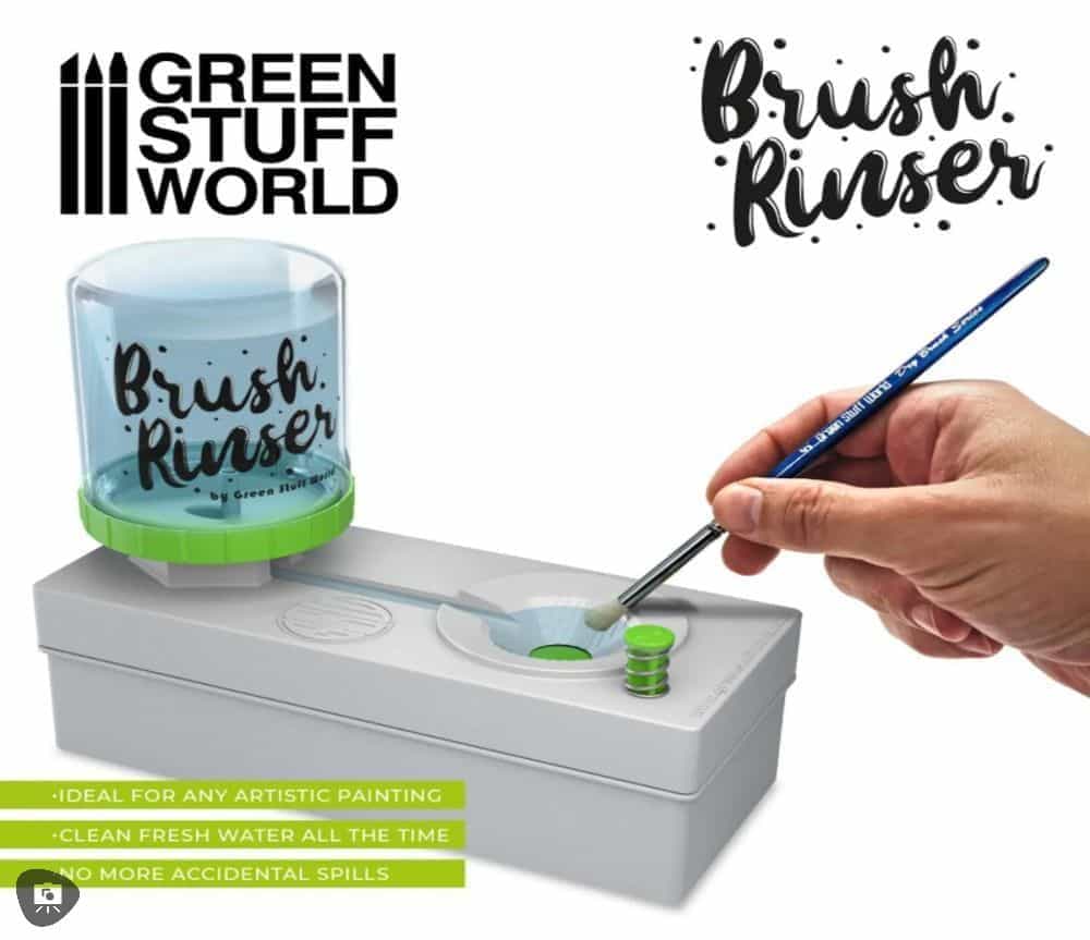 Green Stuff World Brush Rinser (Review) - best gadget to keep clean water available for miniature painters Green stuff world brush rinser in use