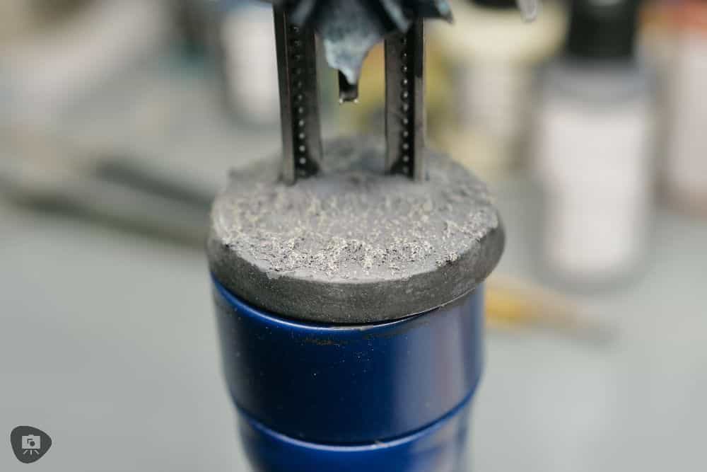 My Favorite Citadel Technical Paint and How to Use Astrogranite Debris (Review) - citadel texture paint astrogranite review and tutorial - drybrush highlight applied to texturized base 