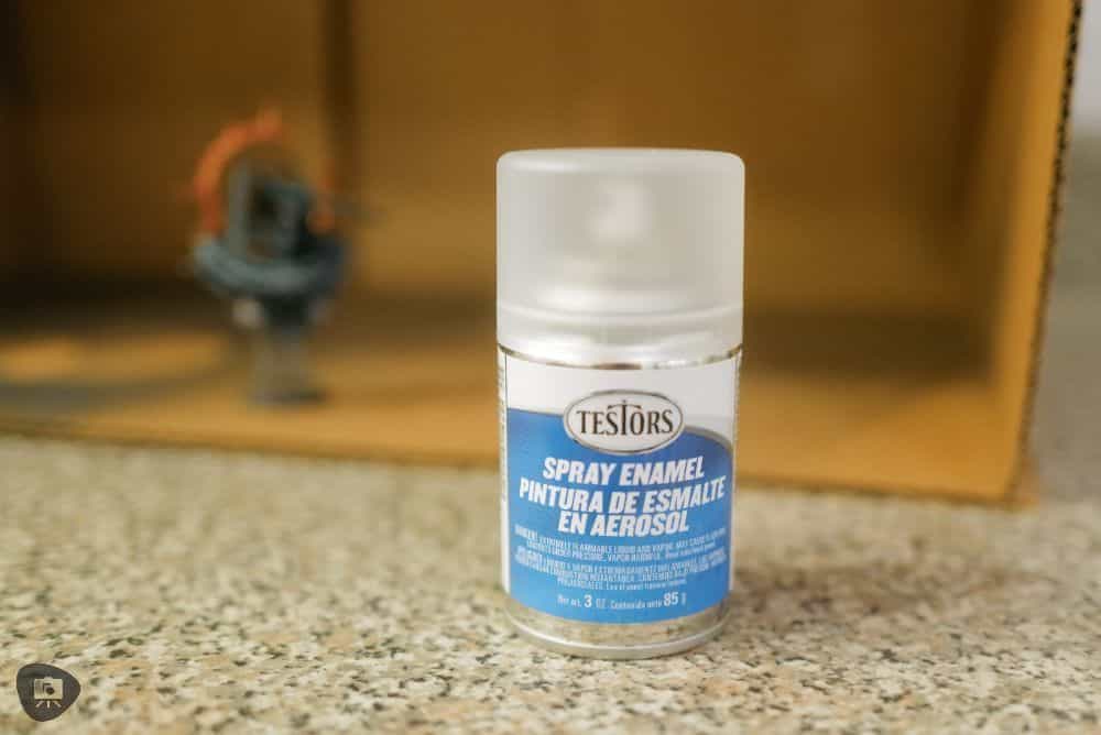 Standalone can of testors dullcote matte varnish