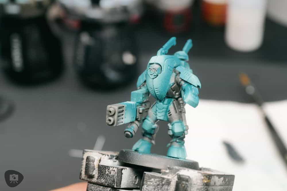 Reaper Vex airbrush review - airbrushing a warhammer 40k Tau model with effects