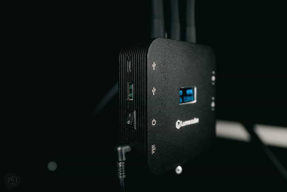 Lume Cube Flex Light Pro: A Review for Hobbyists and Creatives - side view of the control unit with power switch and two charging ports