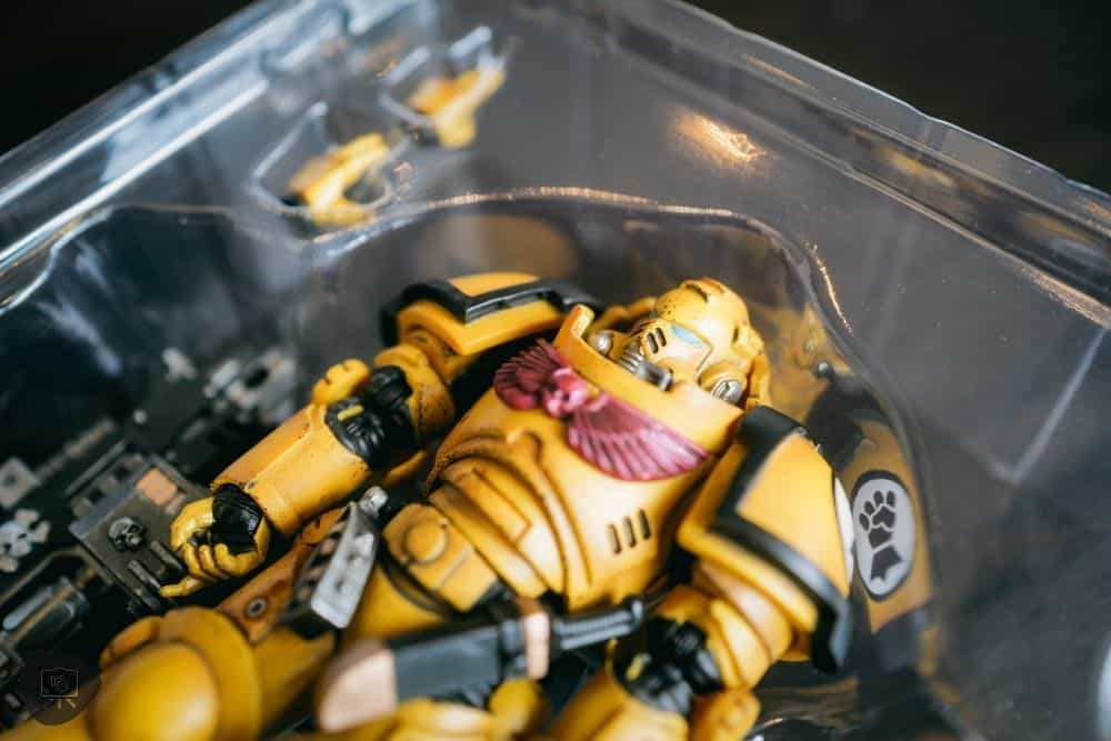 Warhammer 40k JoyToy Action Figure Review - helmet focused while still in plastic tray from box opening