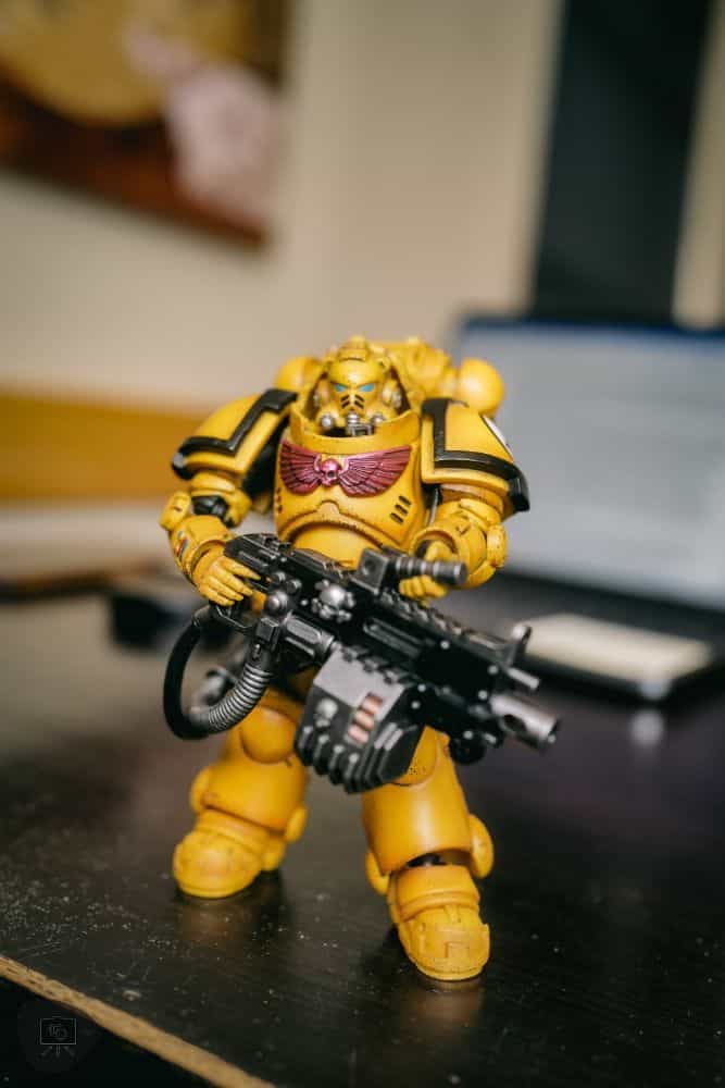 Warhammer 40k JoyToy Action Figure Review - action figure of imperial fist space marine close