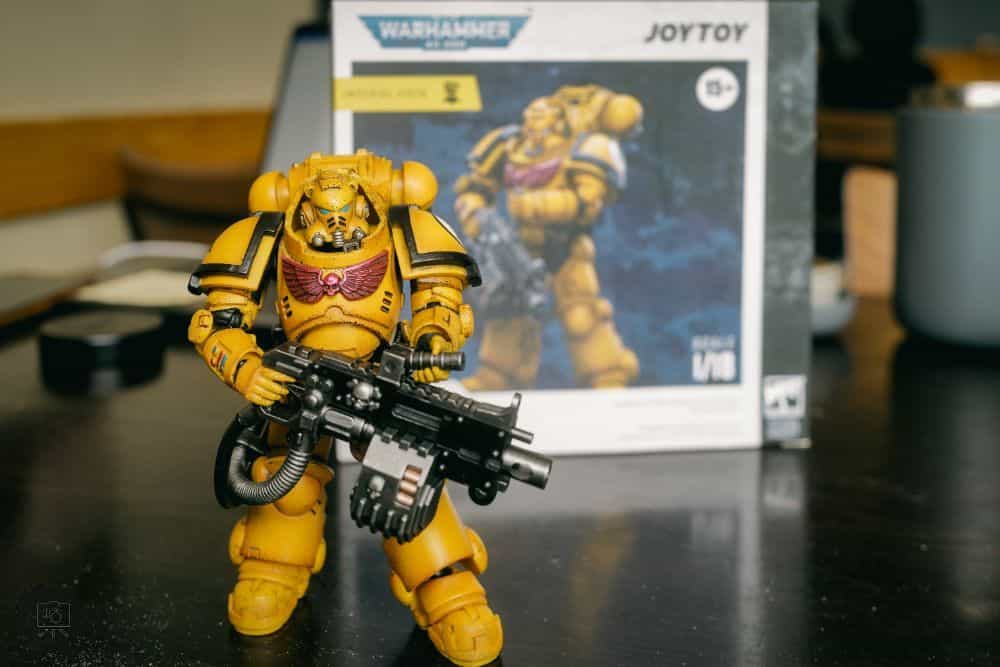 Warhammer 40k JoyToy Action Figure Review - box in background with imperial fist space marine in foreground