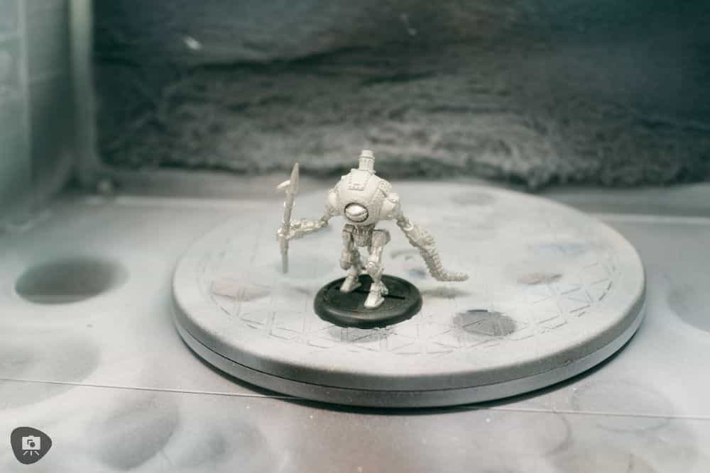 Zenithal Dry Brushing to "SlapChop" Paint Miniatures - unpainted white plastic model mercenary for Warmachine tabletop game in spray booth