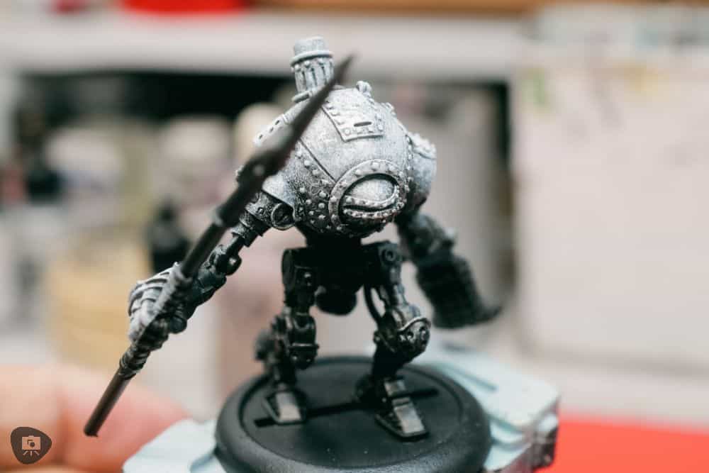 Zenithal Dry Brushing to "SlapChop" Paint Miniatures - final zenithal highlighted model using a regular brush, no spray