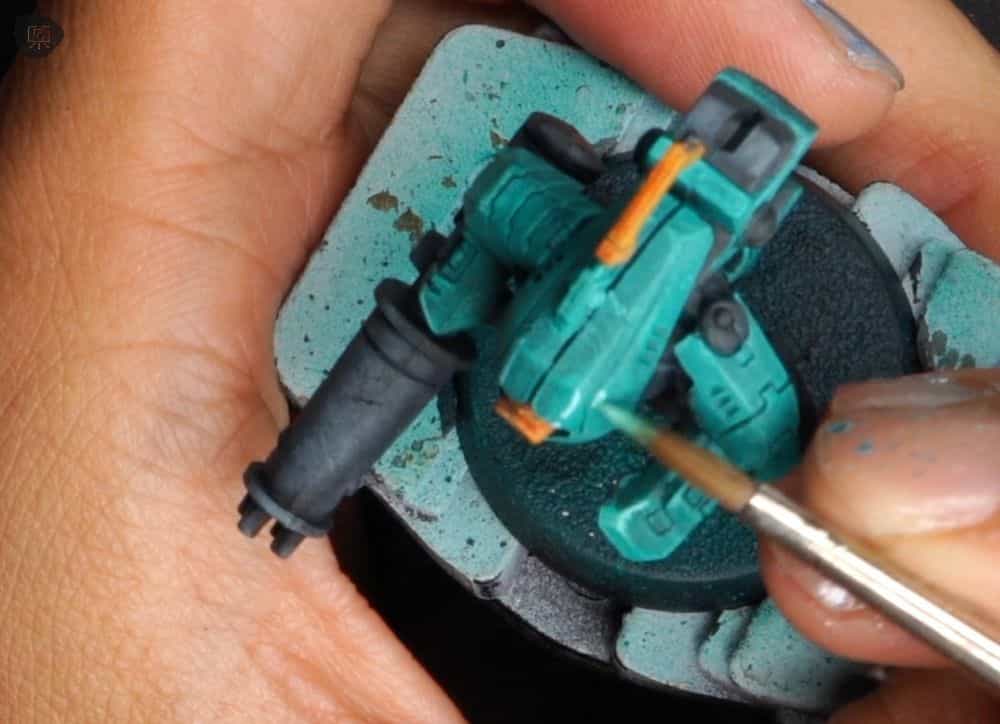 How to Shade Panel Lines and Recesses with Watercolor (Fast and Simple) - close up of edge highlighting in progress