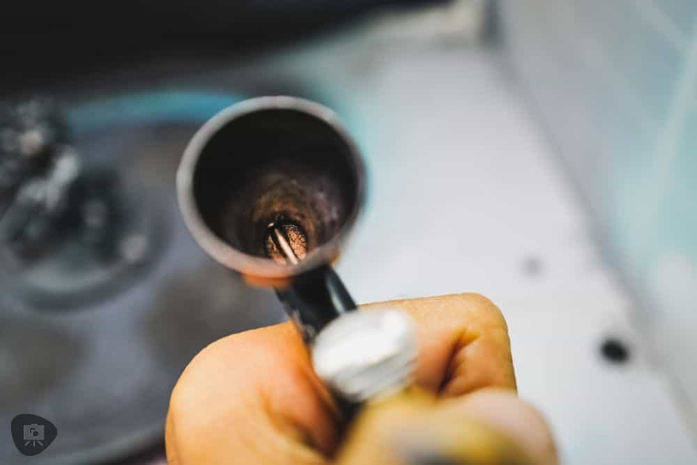 Reaper Vex airbrush review - view down the paint cup of the Reaper vex airbrush showing the depth