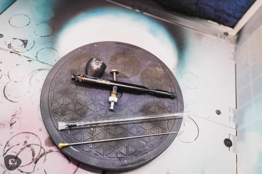 Reaper Vex airbrush review - top down view of the Reaper Vex airbrush showing the two needles