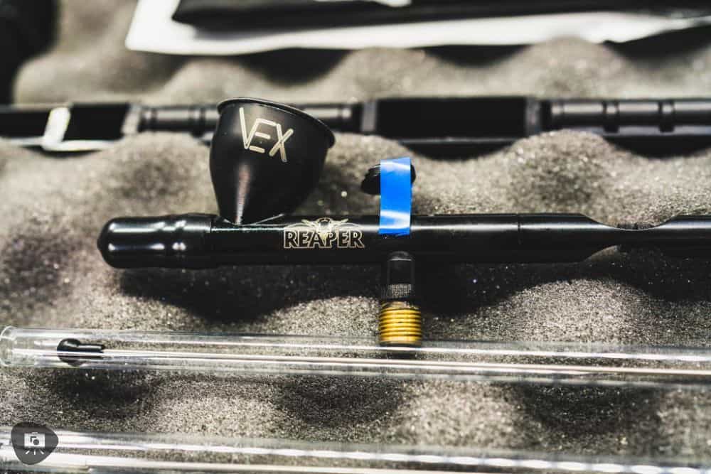 Reaper Vex airbrush review - unboxing photo close up of airbrush