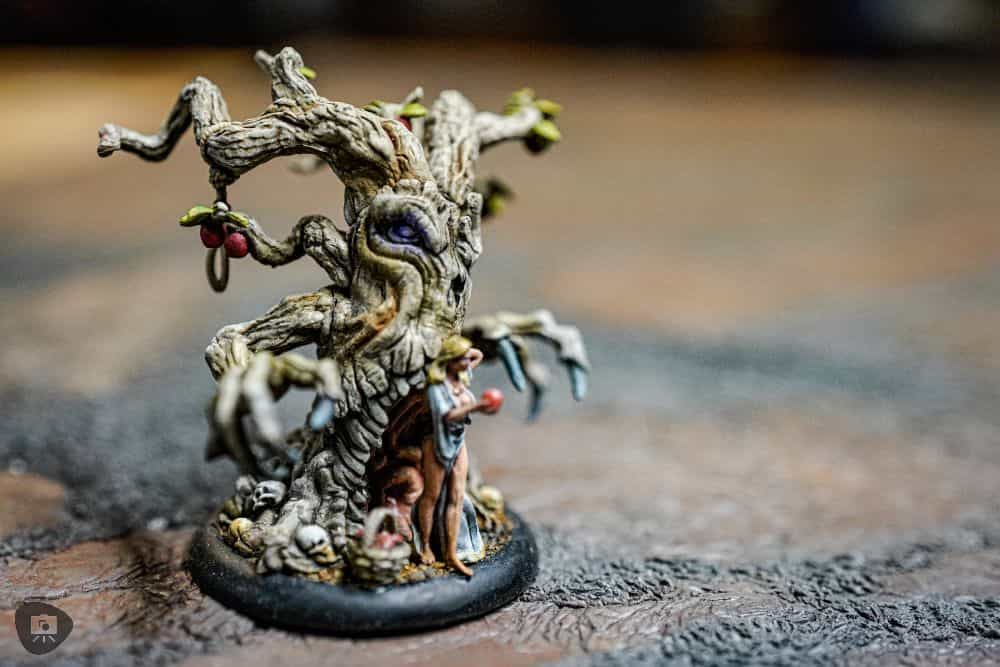 3 ways to use dry brushing on miniatures - tree miniature monster with defined texture from warmachine hordes tabletop game