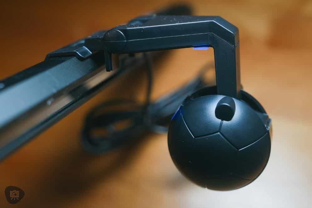 Quntis Monitor Light with RGB Backlight review - counter-weight hook for monitor light 