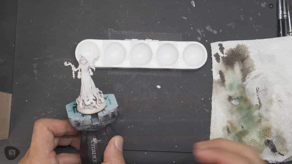 How to Blend Paint on Miniatures (Simple Tips for Layering Color